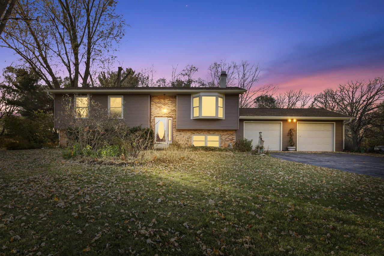 N1601 W Ra-le Dr, Koshkonong, WI 53538