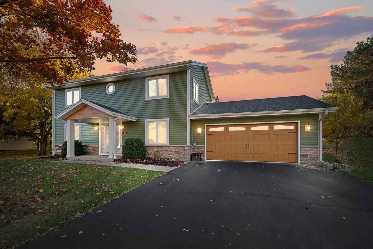 508 Karin Dr, North Prairie, WI 53153