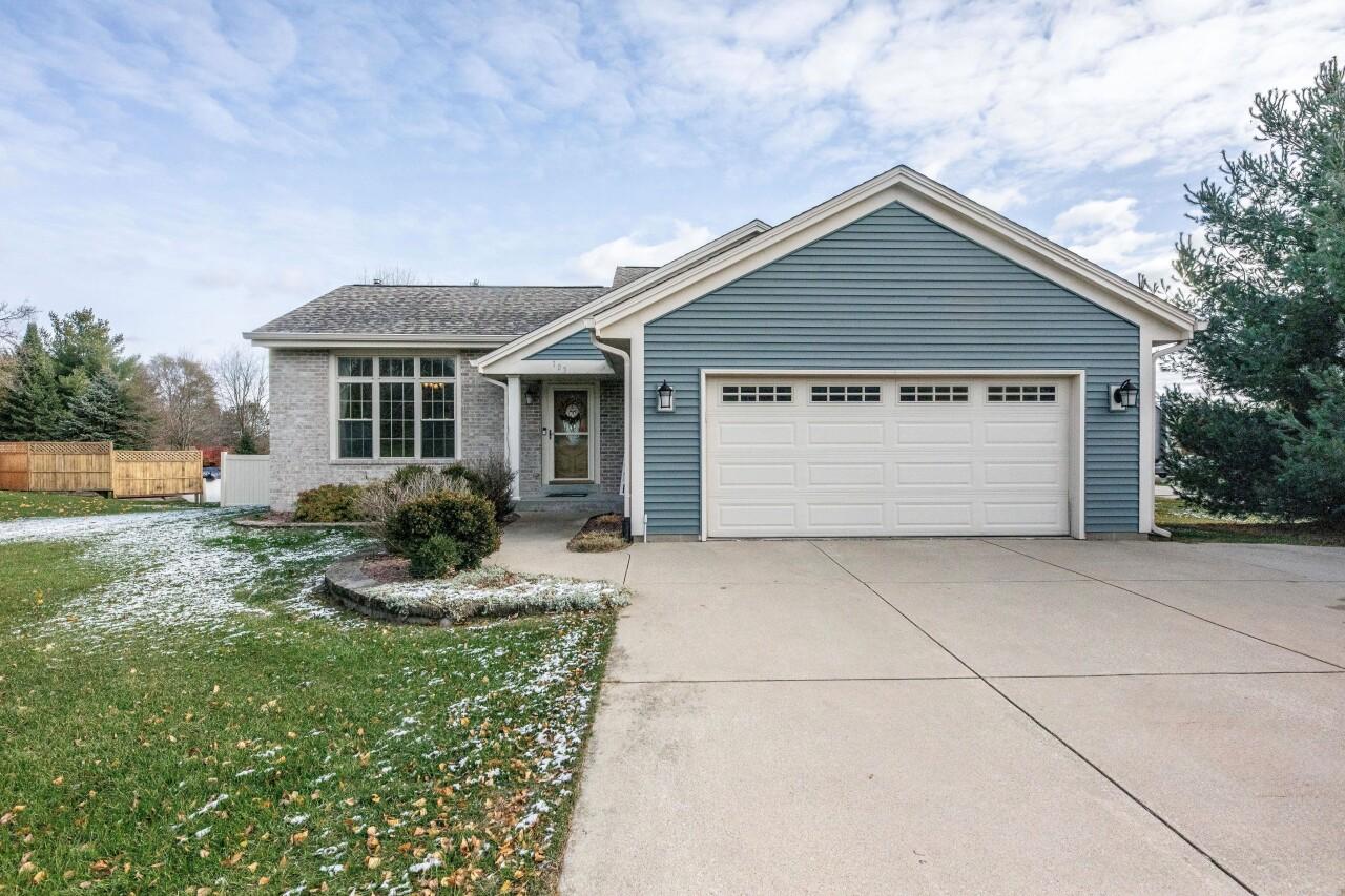 103 Woodfield Dr, Eagle, WI 53119