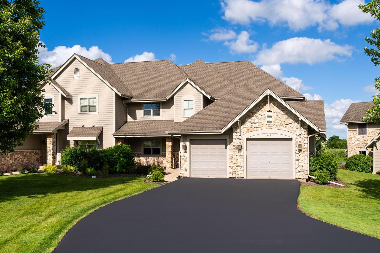 642 Eagleton Dr #55-28, Geneva, WI 53147