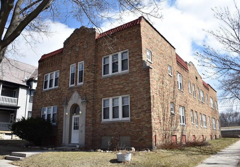 502 N 39th St, Milwaukee, WI 53208