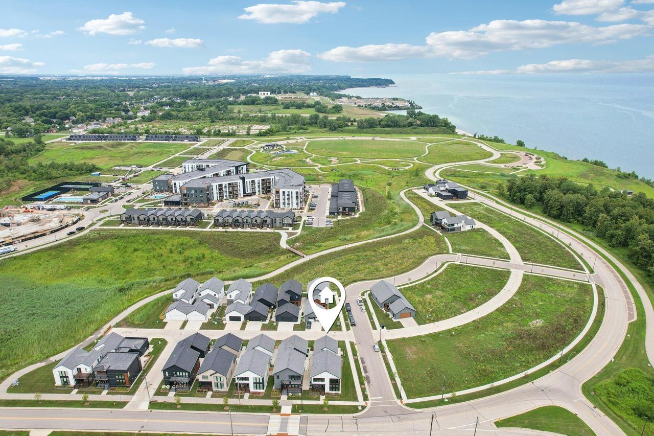 4238 E Lake Vista, Oak Creek, WI 53154