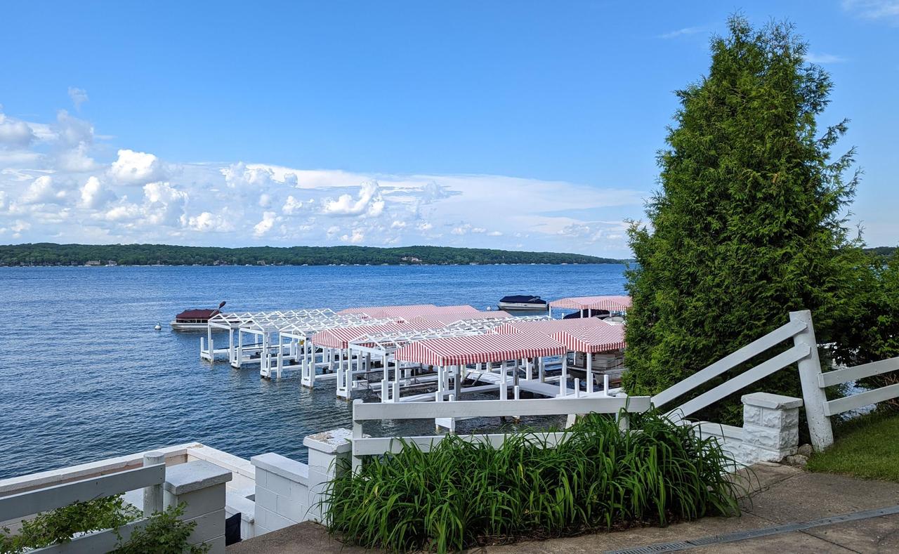 N1821 Oakland Rd, Linn, WI 53147