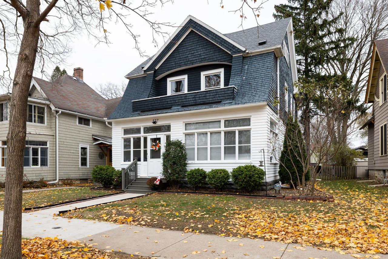 527 S 15th St, La Crosse, WI 54601
