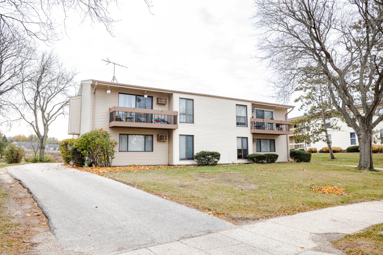 1891 Haymarket Rd #33, Waukesha, WI 53189