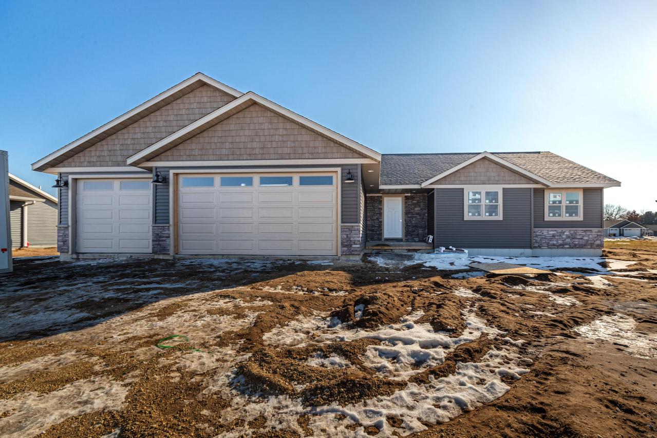 1838 Arches Dr, Holmen, WI 54636