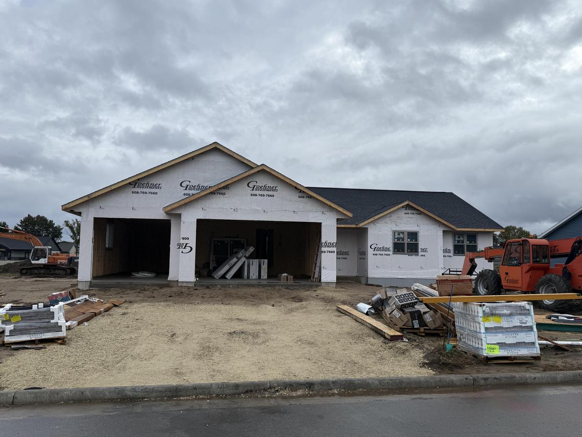 1838 Arches Dr, Holmen, WI 54636