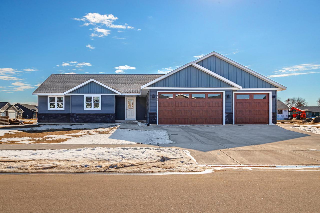 1818 Arches Dr, Holmen, WI 54636