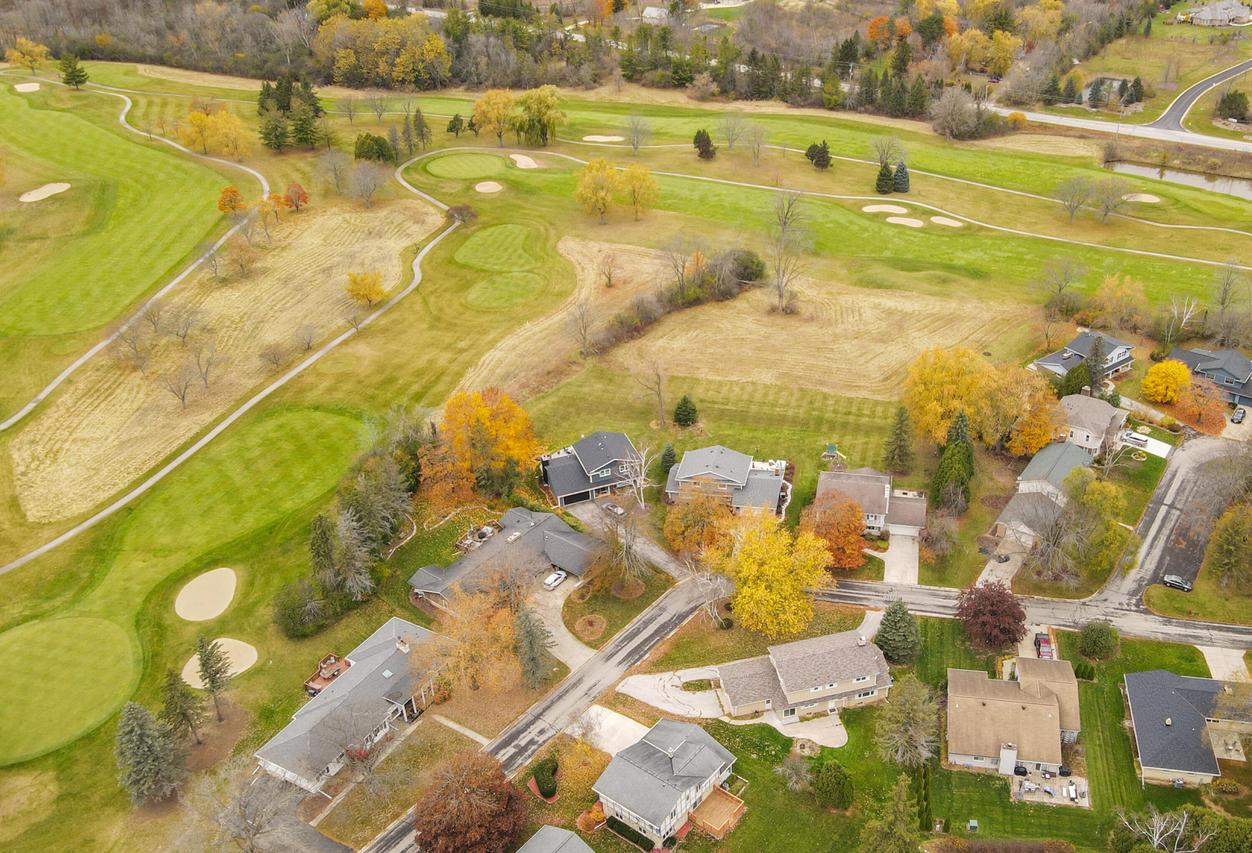 3431 W Colette Ct, Mequon, WI 53092