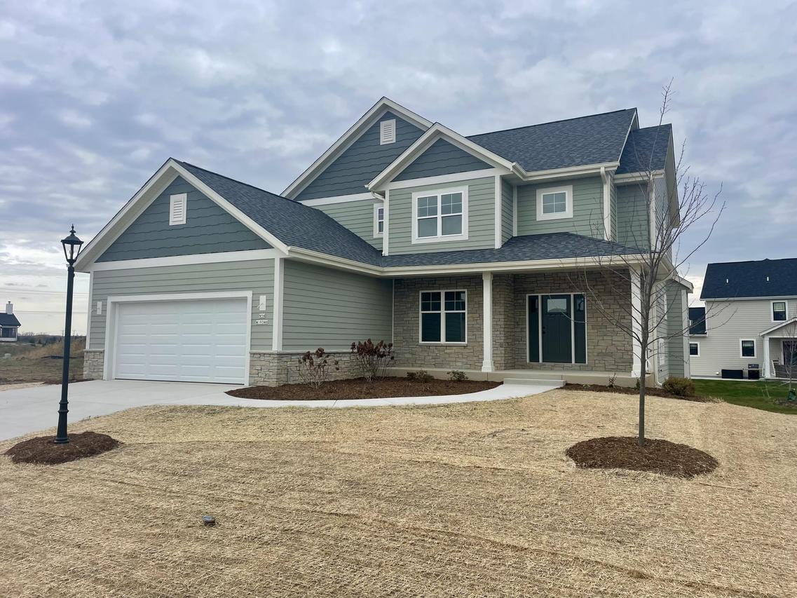 N54W19340 Kearney Ln, Menomonee Falls, WI 53051