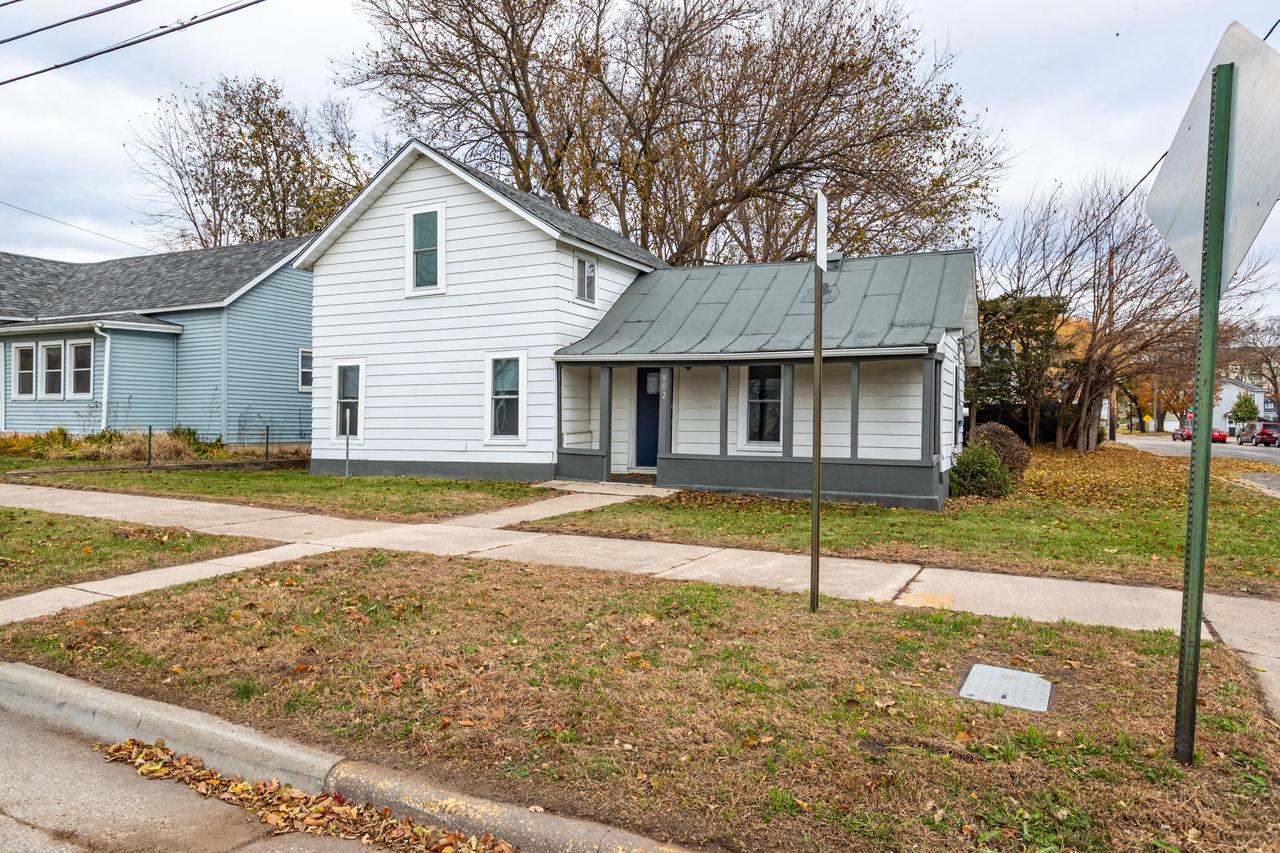 802 Charles St, La Crosse, WI 54603