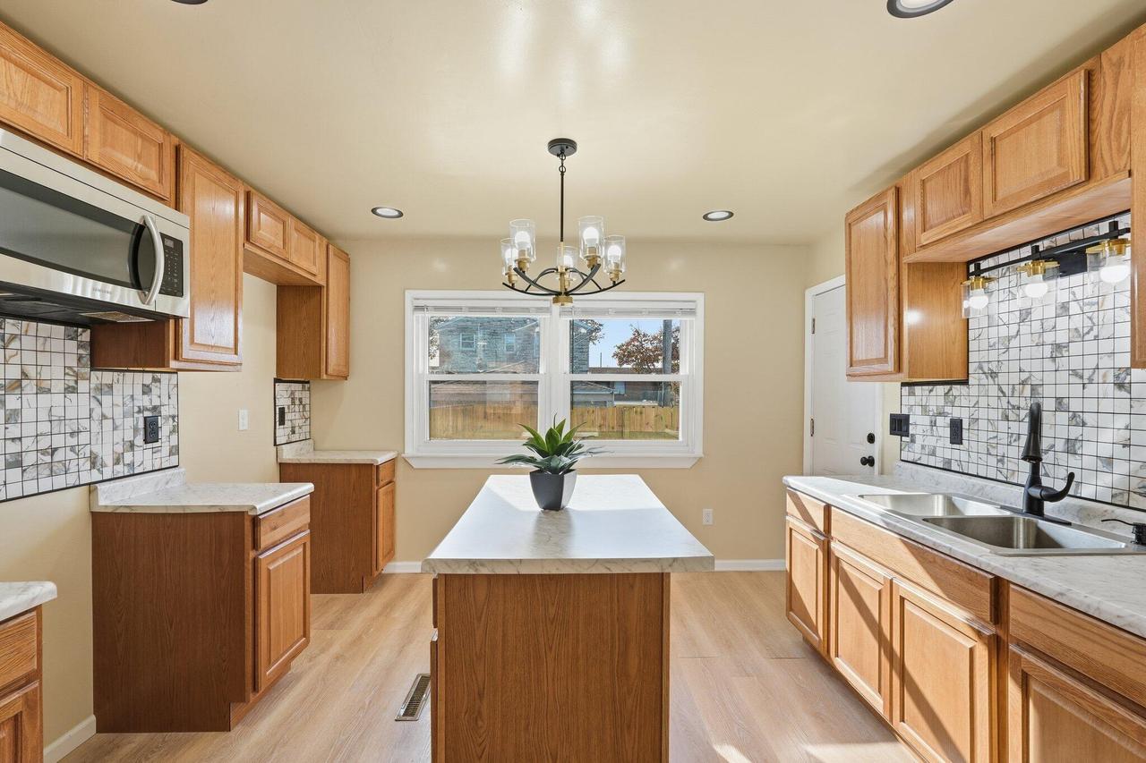 4825 N 25th St, Milwaukee, WI 53209