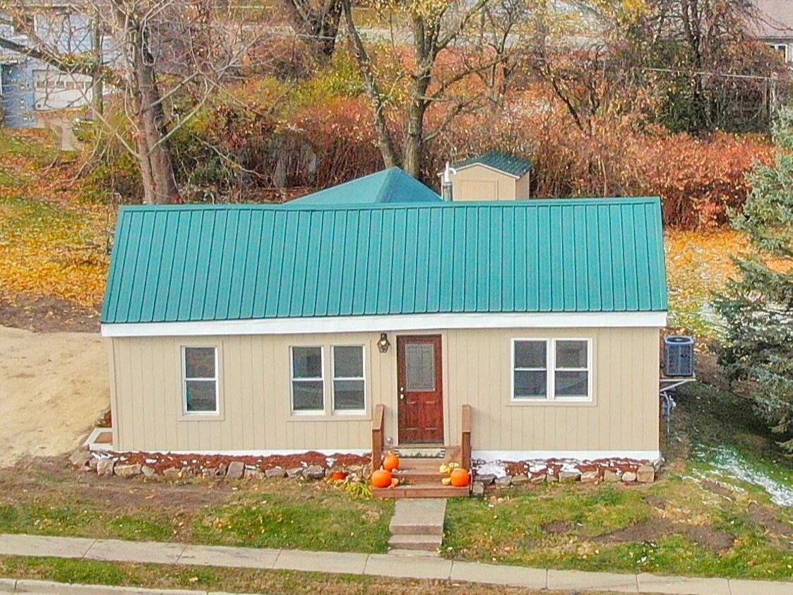 418 N Main St, Viroqua, WI 54665