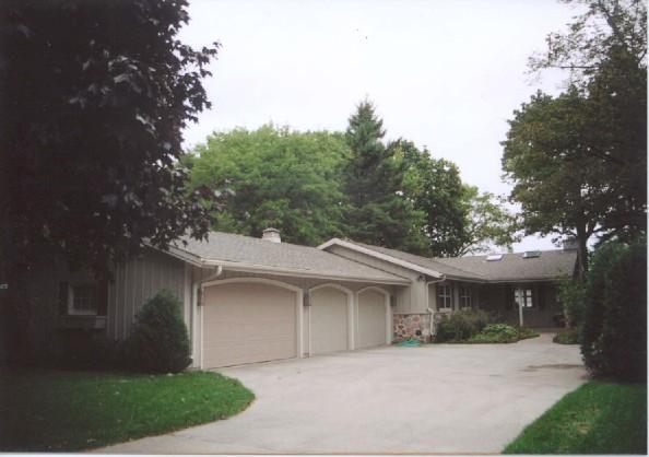 10114 N Sheridan Rd, Mequon, WI 53092