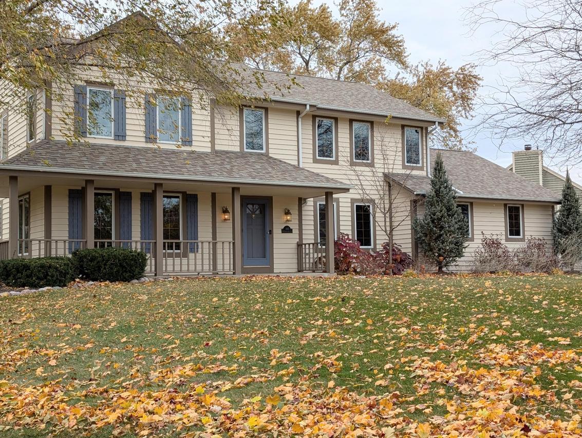 410 W Thornapple Ln, Grafton, WI 53024