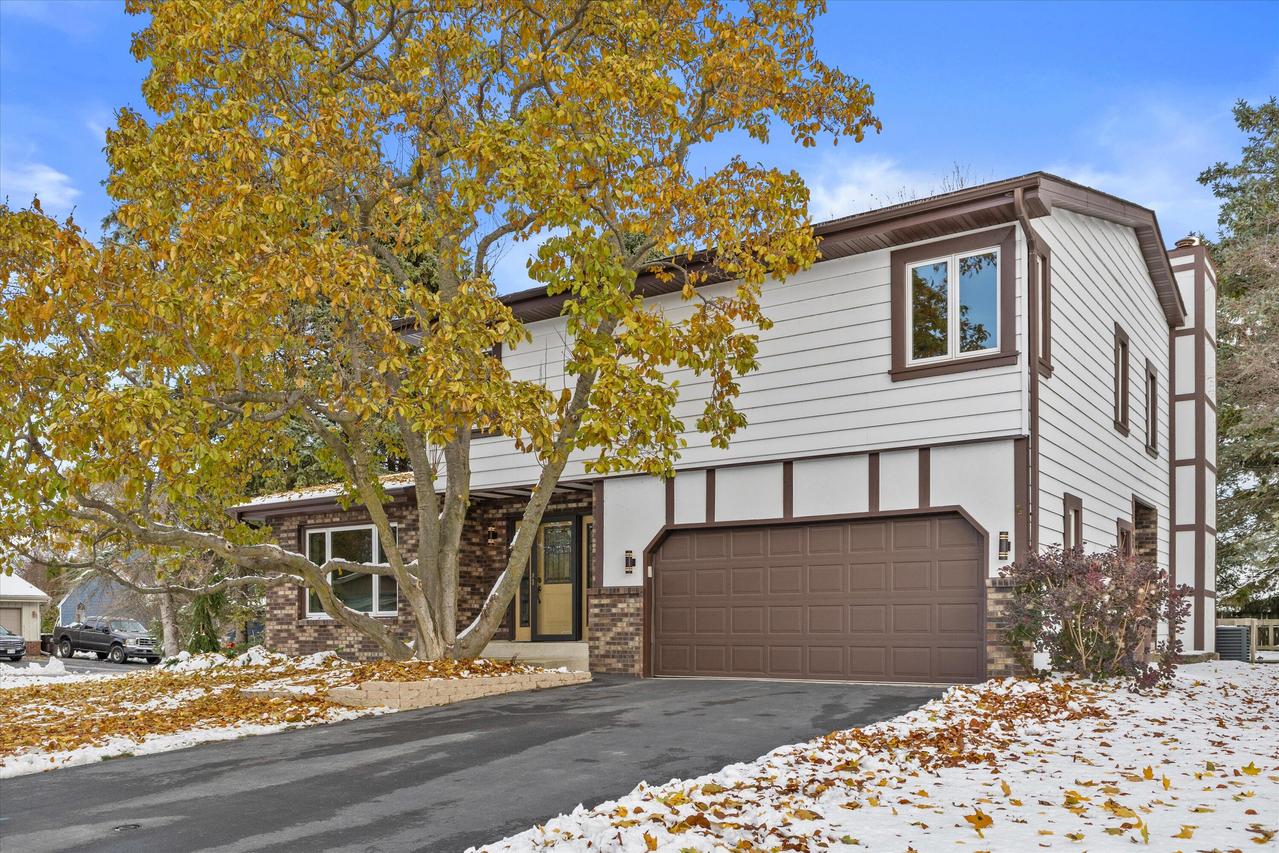 4857 Alcyn Dr, Caledonia, WI 53402