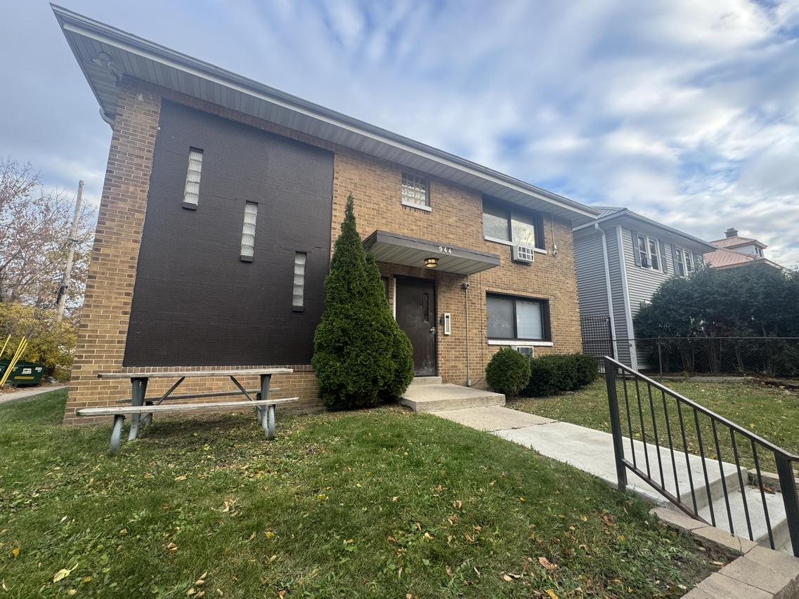 944 N 20th St #950, Milwaukee, WI 53233