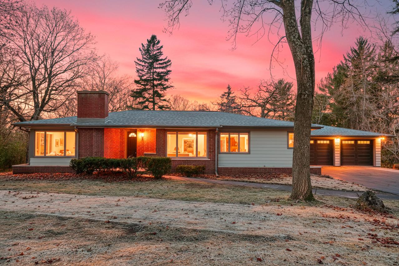 9710 304th Ave, Salem Lakes, WI 53105