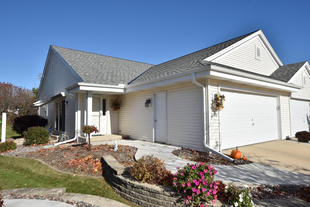 1875 Woodview Cir, Port Washington, WI 53074