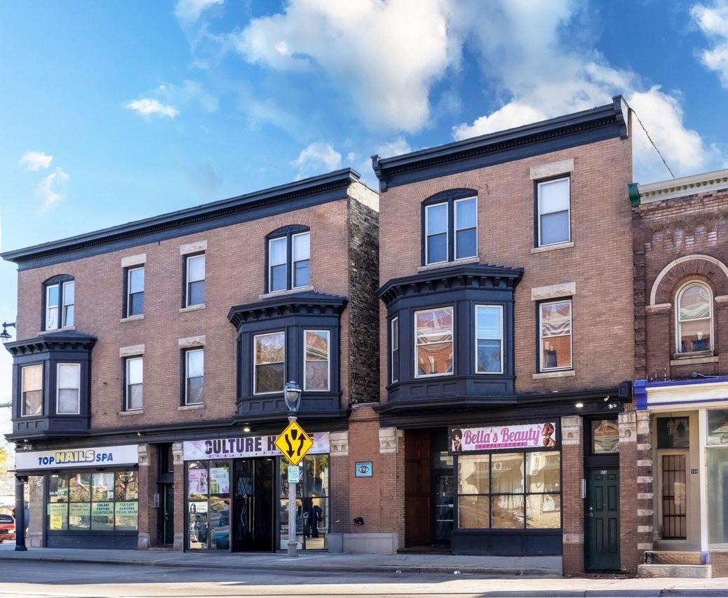 958 N 27th St #960, Milwaukee, WI 53208