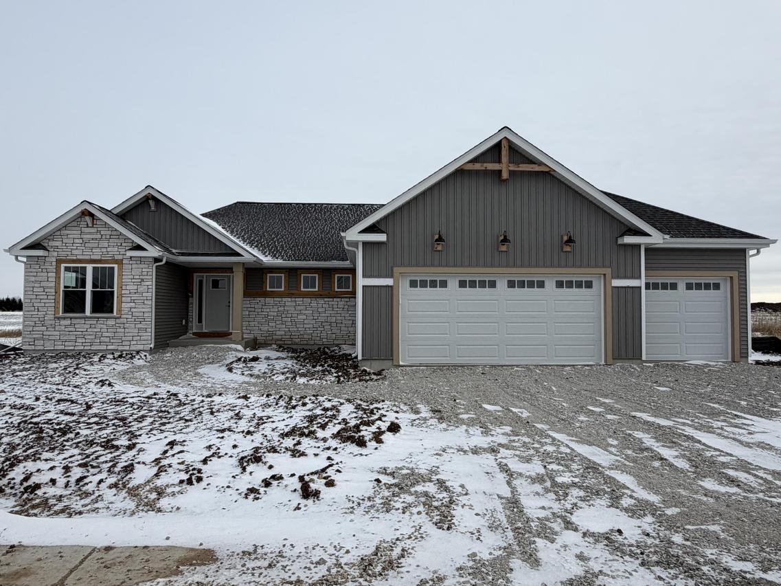 1388 Periwinkle Pass, Oconomowoc, WI 53066