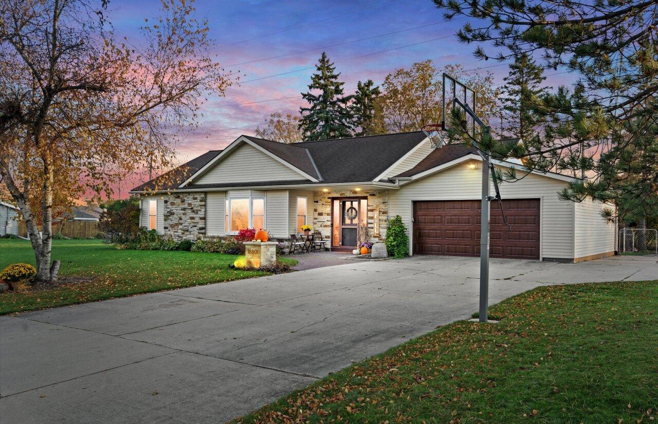 16801 W Roosevelt Ave, New Berlin, WI 53151