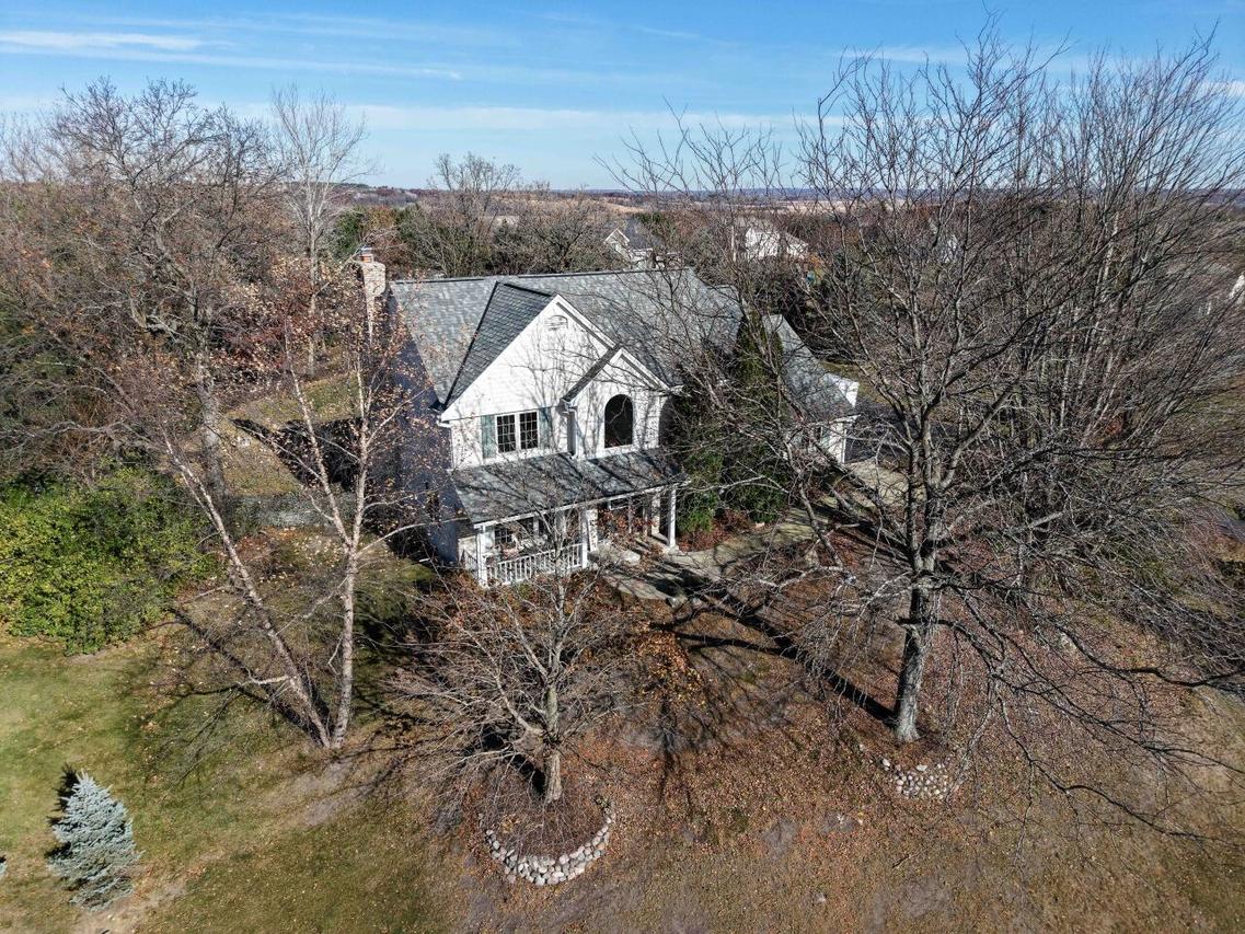 S78W29842 Crossgate Dr, Mukwonago, WI 53149