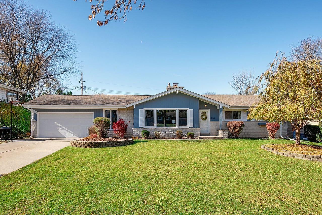 4655 N 108th St, Wauwatosa, WI 53225