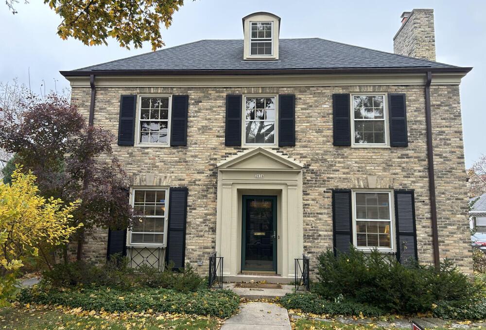 2036 N Lake Dr, Milwaukee, WI 53202