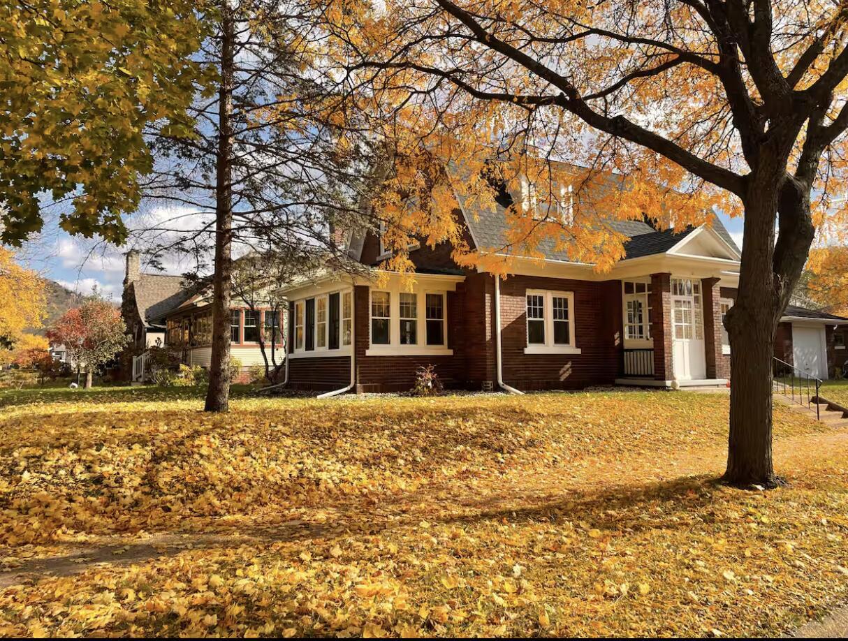 103 21st St, La Crosse, WI 54601