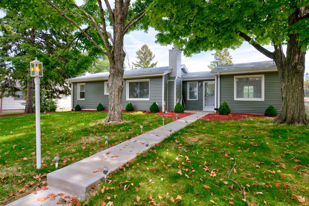 5940 N 72nd St, Milwaukee, WI 53218