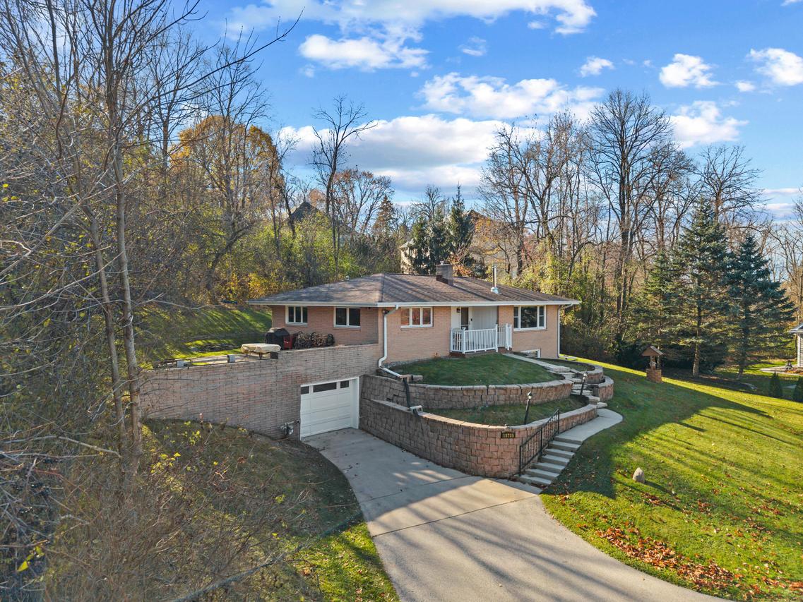 18785 Davidson Rd, Brookfield, WI 53045