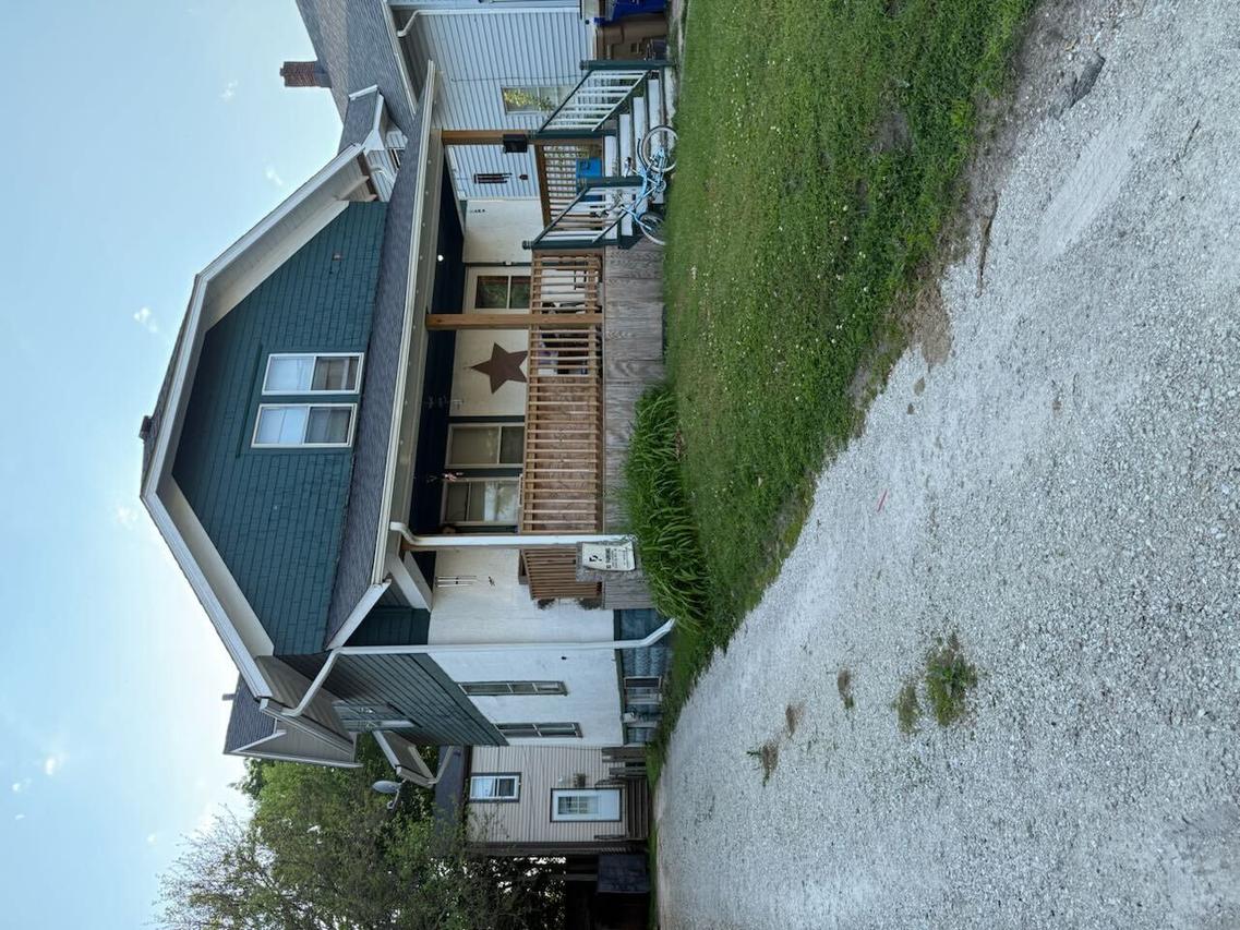 6910 16th Ave #6910 1/2, Kenosha, WI 53143