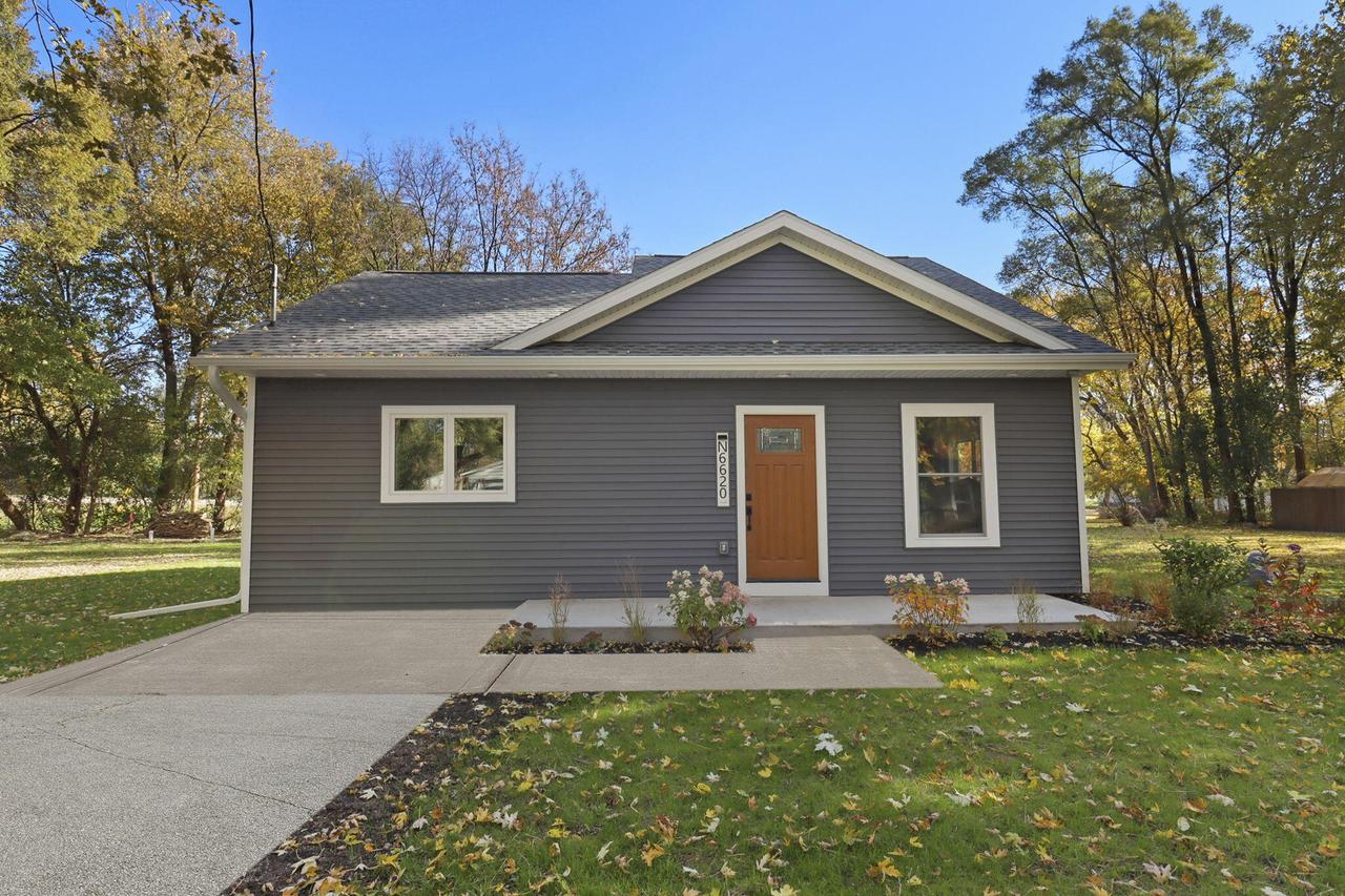 N6620 Forest Rd, Sugar Creek, WI 53121