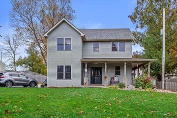 22727 126th St, Salem Lakes, WI 53104