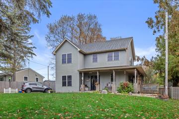 22727 126th St, Salem Lakes, WI 53104