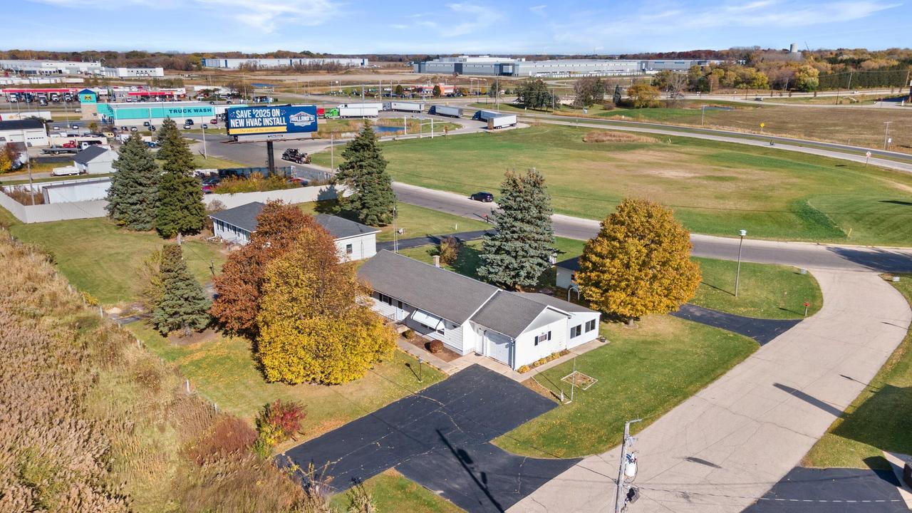 4230 Michel Ct, Caledonia, WI 53126