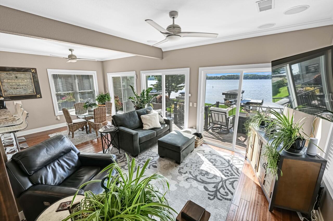 616 Kopmeier Dr, Pewaukee, WI 53072