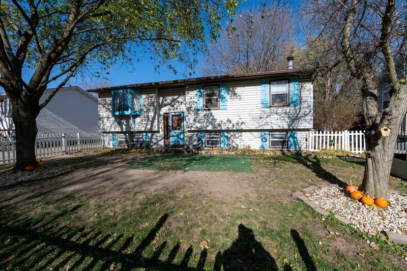 1952 Garland Ave, Waukesha, WI 53188