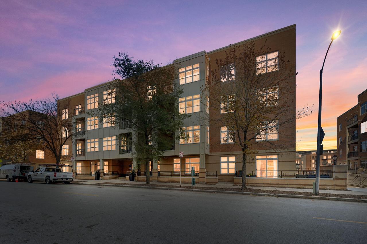 1915 N Water Sts #406, Milwaukee, WI 53202