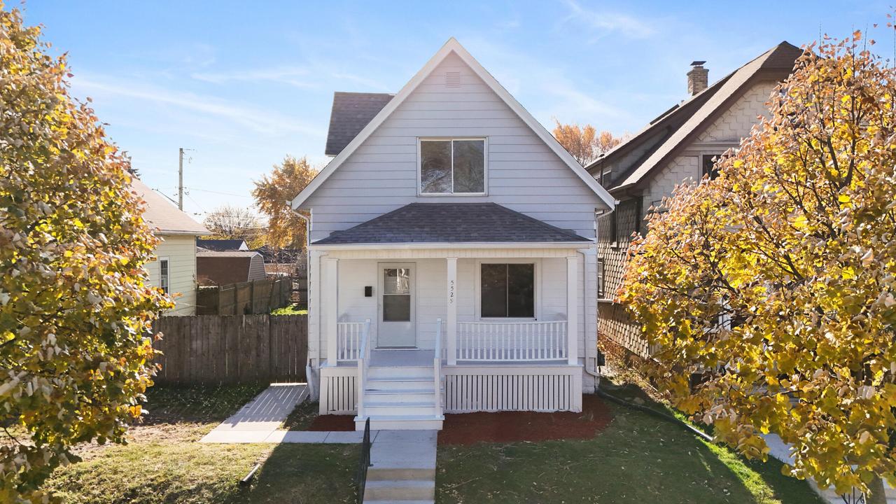 5529 W Rogers St, West Allis, WI 53219