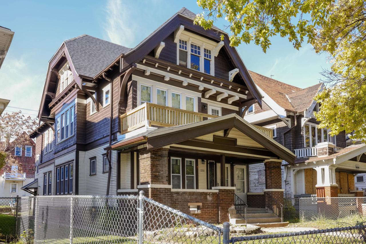 2735 N 39th St #2737, Milwaukee, WI 53210