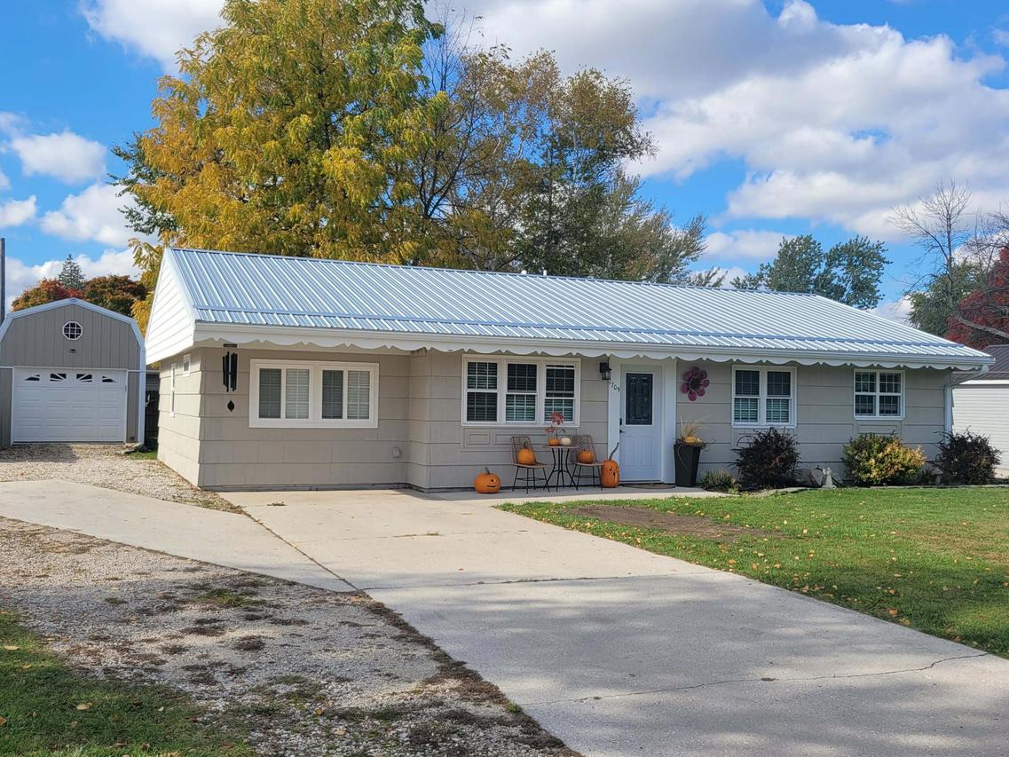 1705 Mason St, New Holstein, WI 53061