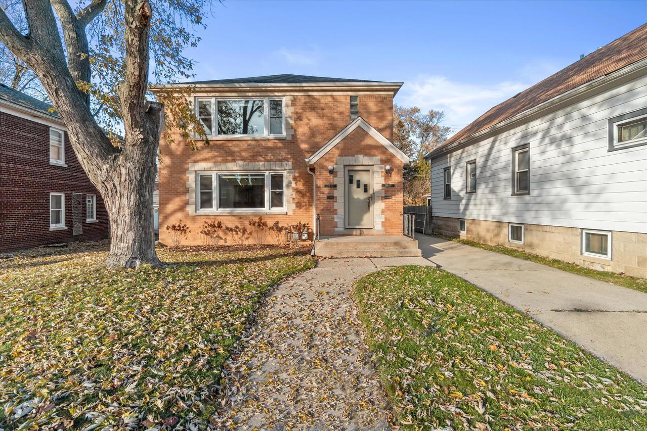 7840 W Center St #7842, Milwaukee, WI 53222