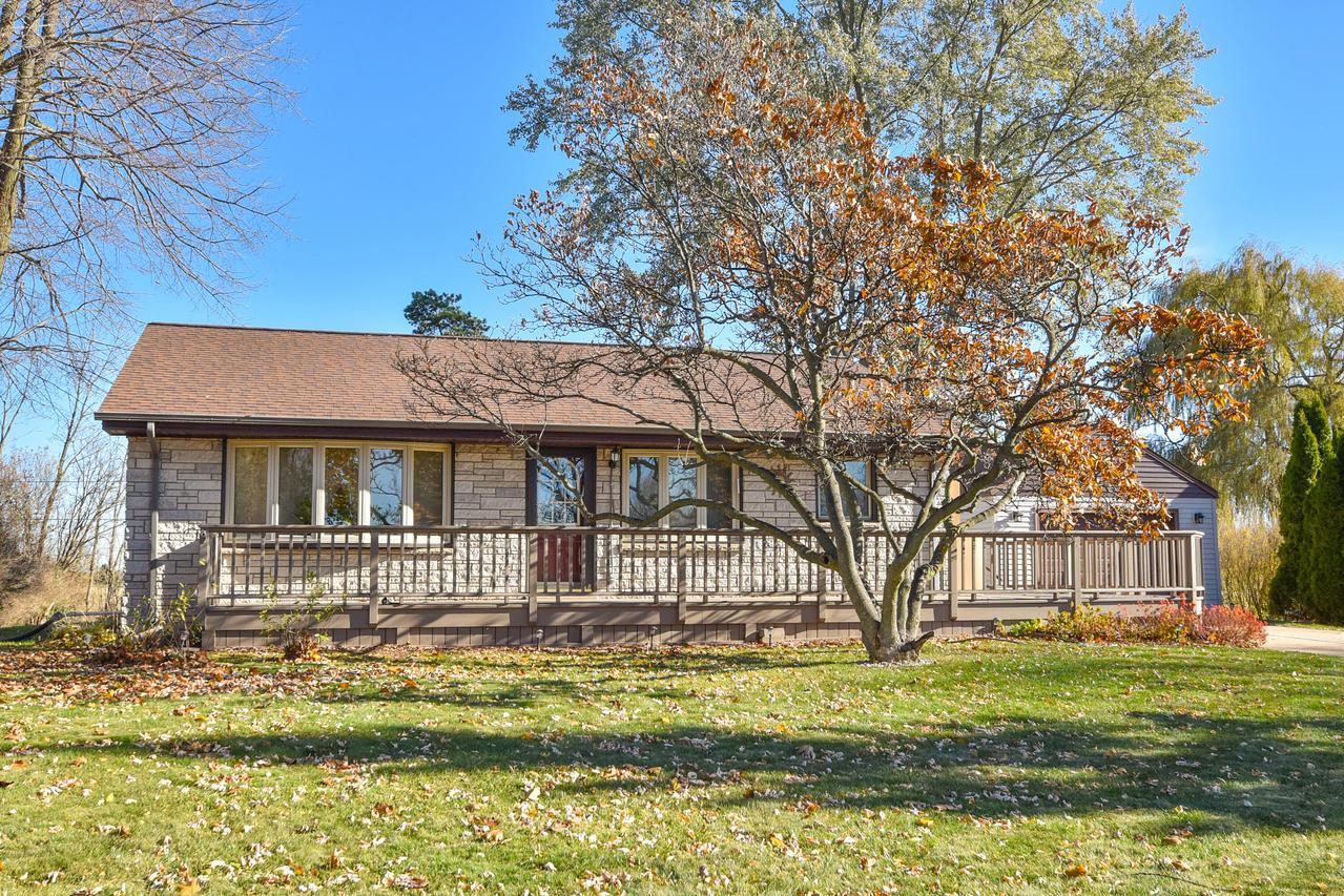 428 Riverview Dr, Grafton, WI 53024