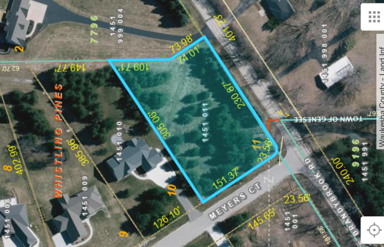 902 Meyers Ct, Wales, WI 53183