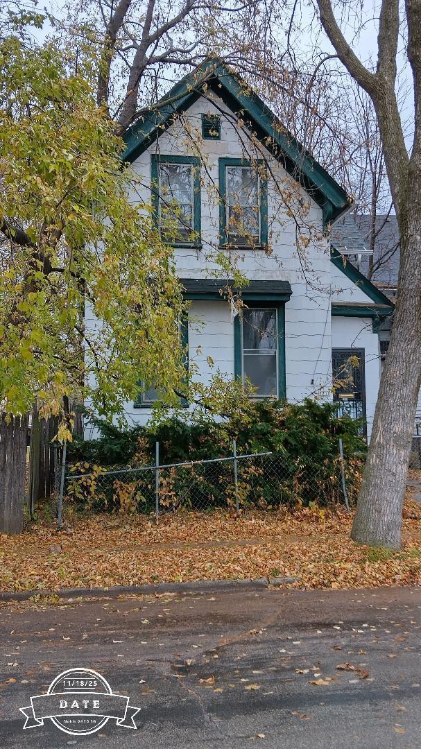 2210 W Cherry St, Milwaukee, WI 53205