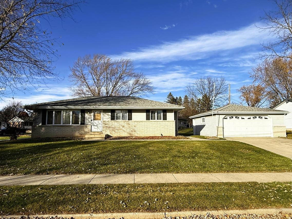 N88W17868 N Christman Rd, Menomonee Falls, WI 53051