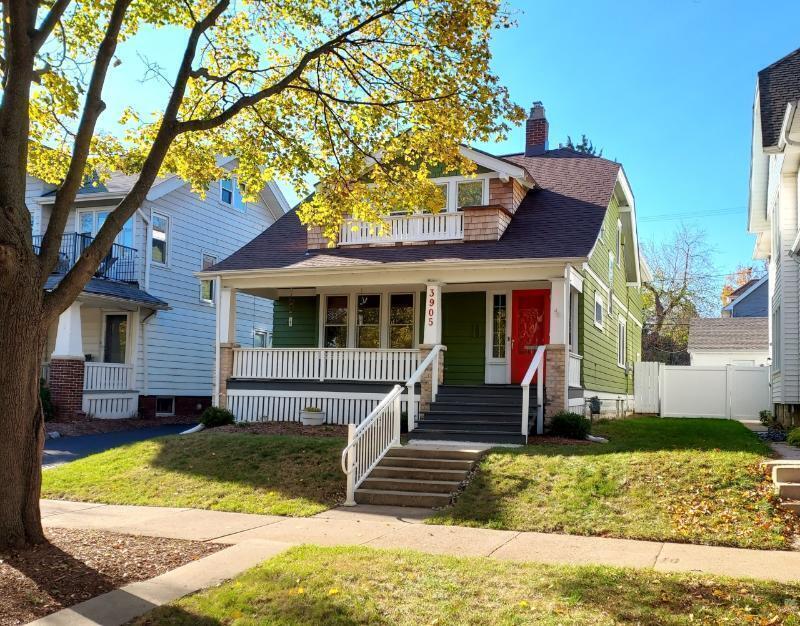 3905 N Farwell Ave, Shorewood, WI 53211
