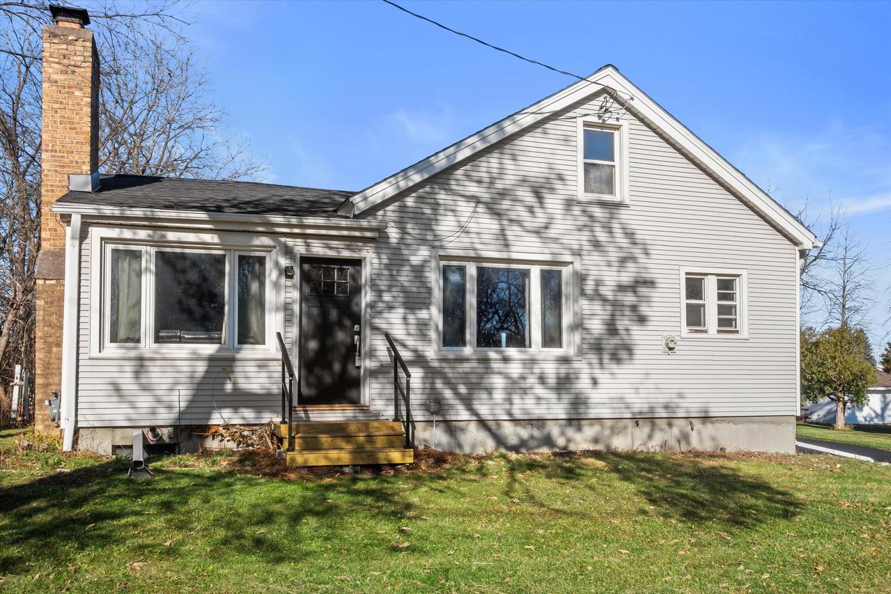 10800 W Mill Rd, Milwaukee, WI 53225